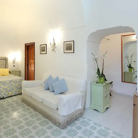 Brunella Capri
