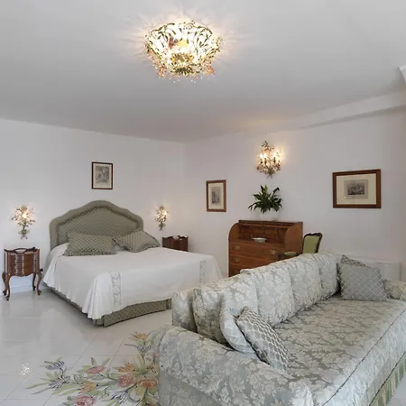 Отель Brunella 5*