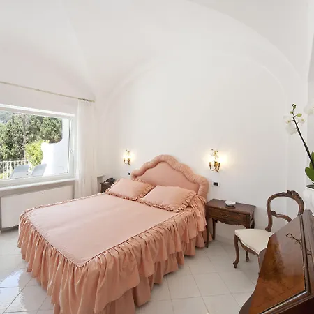 ホテル ブルネッラ 5*